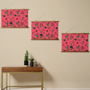 Raspberry Pattern Wandteppich Mit Holzrahmen