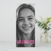 Raspberry Pink Modern Graduation Announcement Card Einladung (Stehend Vorderseite)