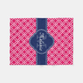 Raspberry Pink Welch marokkanische Pattern Navy Mo Fleecedecke (Vorderseite (Horizontal))