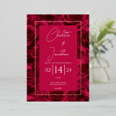 Raspberry Rose Garden Floral Wedding Gold Folieneinladung (Stehend vorne)