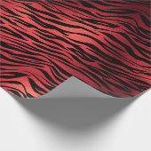 Raspberry Ruby Black Tiger Animal Red Metallic Geschenkpapier (Ecke)