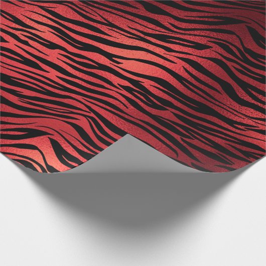 Raspberry Ruby Black Tiger Animal Red Metallic Geschenkpapier (Ecke)