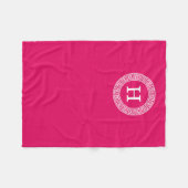 Raspberry Welch erste Monogramm für den griechisch Fleecedecke (Vorderseite (Horizontal))
