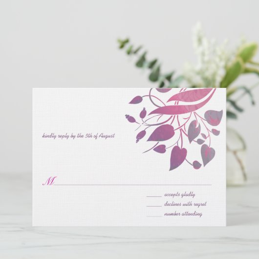 Raspberry Wisteria Gray Wedding RSVP Einladung (Stehend Vorderseite)