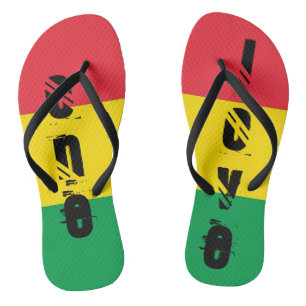Rasta färbt grünes gelbes rotes badesandalen