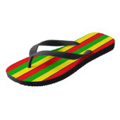 Rasta Flag Farben gestrichen Badesandalen (Schrägansicht)