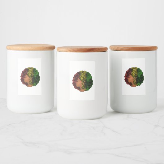 Rasta schwarze Frau in rot-gelb-grün Lebensmitteletikett (Flaschen)