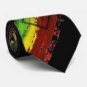 Rastafarian Farbe streicht schwarze Seite des Krawatte (Gerollt)