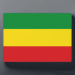 Rastafarian Flag Rasta Äthiopian Fotoplatte<br><div class="desc">Rot,  Grün und Gelb sind die Fahne von Rastafarianismus,  aber auch eine Flagge von Äthiopien. Hier ist ein hochwertiges Rasta-Geschenk und ein großartiges Design für alle rastafarians. Besuchen Sie unseren Shop,  um coole Rasta-Geschenke und andere Weltfahne Geschenkideen zu finden.</div>
