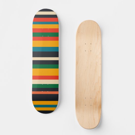 Rastafarian Multi Color Modern Stripes Muster Skateboard (Vorderseite)