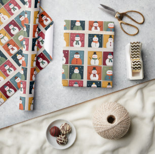 Raster aus fröhlichen Schneemännern im Winterlook Geschenkpapier