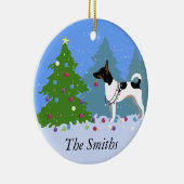 Rat Terrier Dekorieren eines Weihnachtsbaumes im W Keramikornament (Rechts)