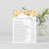 Ratet, wer Mama oder Vater Bee Baby Shower Game Begleitkarte (Stehend Vorderseite)