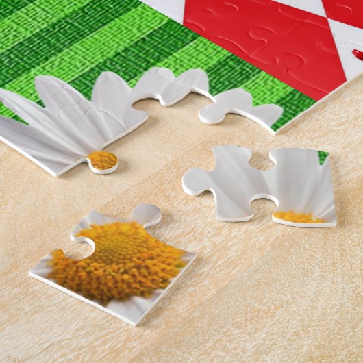 Rätsel Grüner Streifen, weißer Daisy, rote Absätze Puzzle (Seite)
