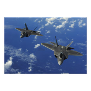 Raubvögel der US-Luftwaffe-F-22 im Flug nahe Guam Fotodruck