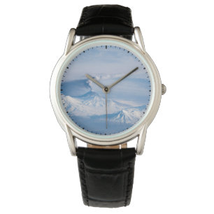 Rauch aus dem Vulkan Kliuchevskoi. Armbanduhr