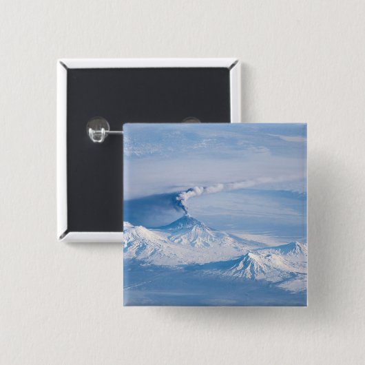 Rauch aus dem Vulkan Kliuchevskoi. Button (Vorne & Hinten)