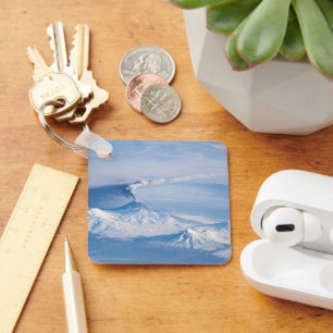 Rauch aus dem Vulkan Kliuchevskoi. Schlüsselanhänger