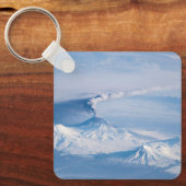 Rauch aus dem Vulkan Kliuchevskoi. Schlüsselanhänger (Vorderseite)