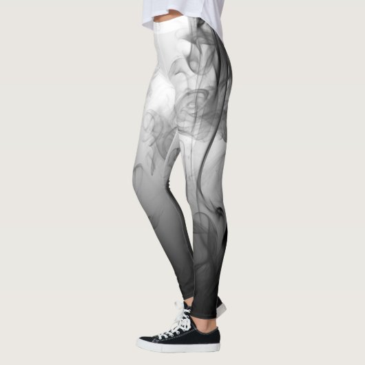 Rauchende Leggings (Links)