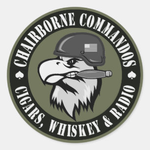 Rauchendes Eagle rund Runder Aufkleber