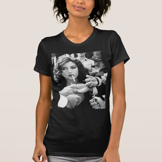 Rauchendes Mädchen T-Shirt (Vorderseite)