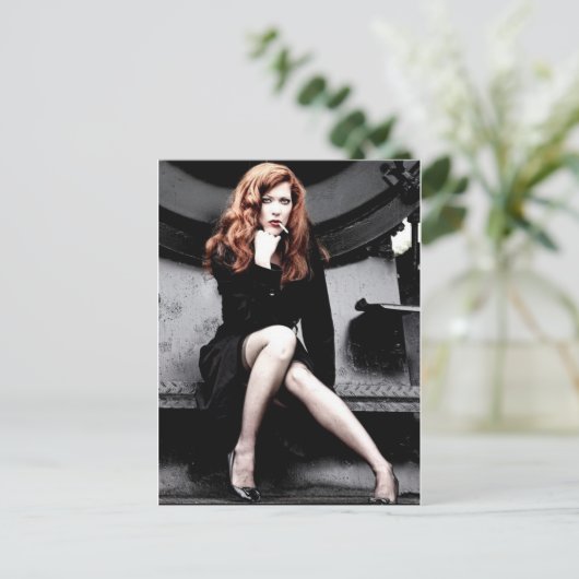 Raucherdame Postkarte (Stehend Vorderseite)