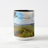 Rauchige Berge Zweifarbige Tasse (Mittel)