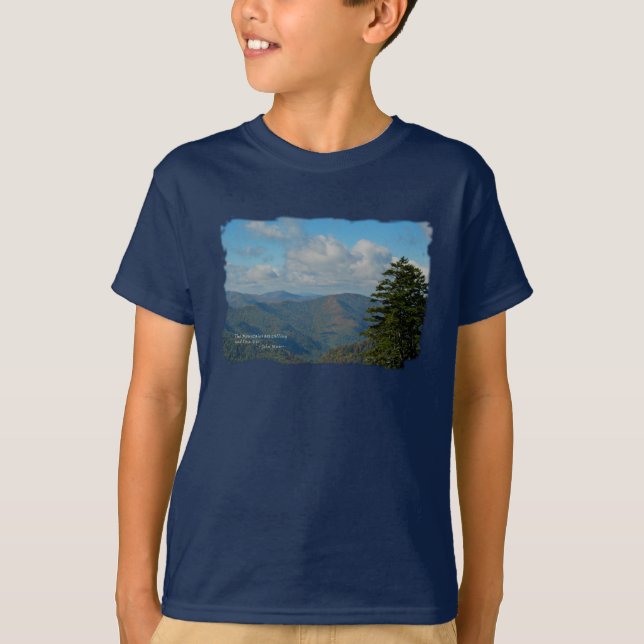 Rauchiges Mtns: Mtns nennen… John Muir T-Shirt (Vorderseite)