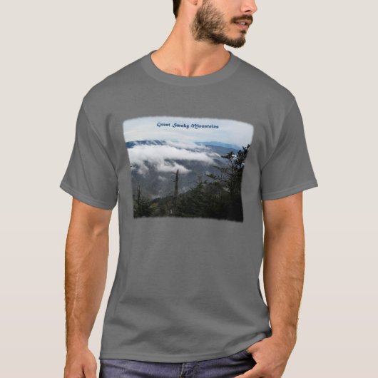 Rauchiges Mtns über den Wolken T-Shirt (Vorderseite)