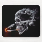 Rauchschädel mit Zigarette Mousepad (Vorne)