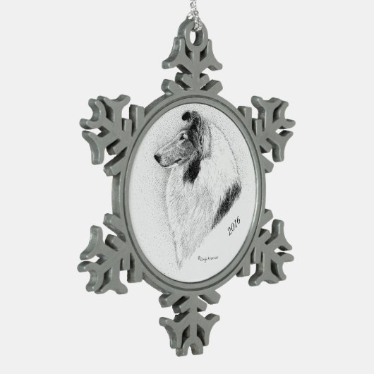 Rauer Mantel-Collie Feder durch Cindy Alvarado Schneeflocken Zinn-Ornament (Links)