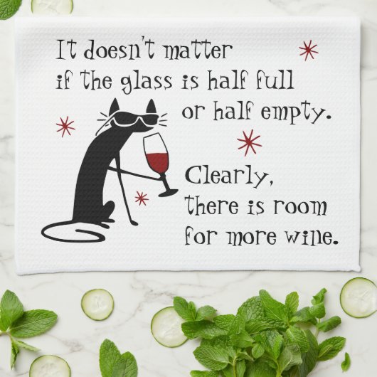 Raum für mehr Wein Zitat mit schwarzer Katze Geschirrtuch (Gefaltet)