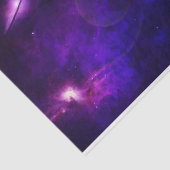 Raum-Galaxie-Planeten-Sterne in den lila blauen Seidenpapier (Ausschnitt)