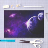 Raum-Galaxie-Planeten-Sterne in den lila blauen Seidenpapier (Handwerk)