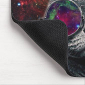 Raum-Katzen-tragende Schutzbrillen vor der Galaxie Mousepad (Ecke)