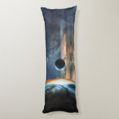 Raum, Mond und Erde Seitenschläferkissen (Rückseite (Vertikal))