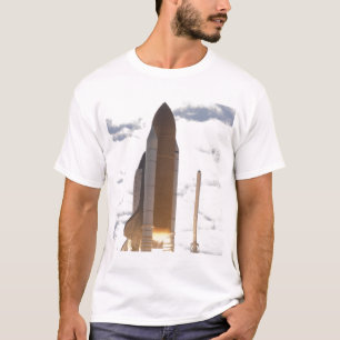 Raumfähre Atlantis hebt 16 weg T-Shirt