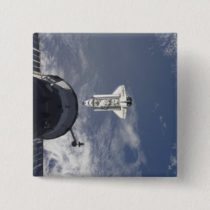 Raumfähre Atlantis und ein russisches Raumfahrzeu Button