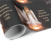 Raumfähre-Bemühung startet weg Geschenkpapier (Rolleneckpunkt)