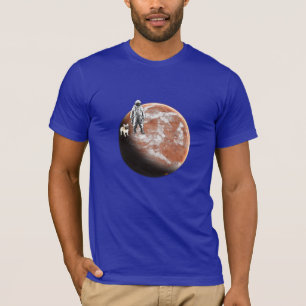 Raumfahrer mit Kleinhund T-Shirt