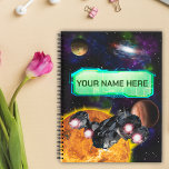 Raumfahrt, Weltraum, Sonne, Planeten, Galaxie Notizblock<br><div class="desc">Raumschiff, Außenraum, Sonne, Planeten, Galaxy Spiral Notebook - eine faszinierende Kreation für Jungen und Jugendliche, die sich interstellare Abenteuer wünschen. Tauchen Sie ein in den Nervenkitzel der Weltraumforschung mit unserem individuellen Notizbuch, das die erstaunlich inspirierend Majestät des Kosmos einfängt. Reisen Sie durch den Kosmos mit einem hochmodernen Raumschiff, das inmitten...</div>