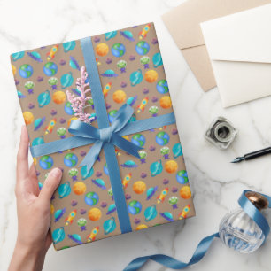 Raumforscher auf Light Brown Geschenkpapier