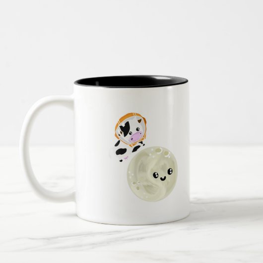 Raumkuh springt über den Mond Zweifarbige Tasse (Links)