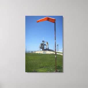 Raumshuttle Bemühung ist durch einen Windsock Leinwanddruck