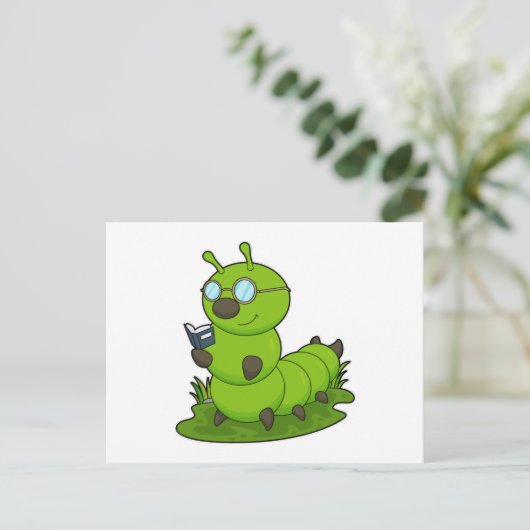 Raupe als Nerd mit Brille & Book Postkarte (Stehend Vorderseite)