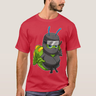 Raupe als Ninja mit Schwert T-Shirt