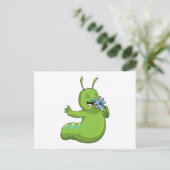 Raupe mit Gänseblümchen Postkarte (Stehend Vorderseite)