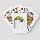 Raupe mit Tasse Spielkarten (Rückseite)