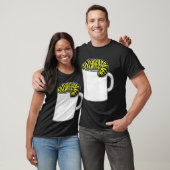 Raupe mit Tasse T-Shirt (Unisex)